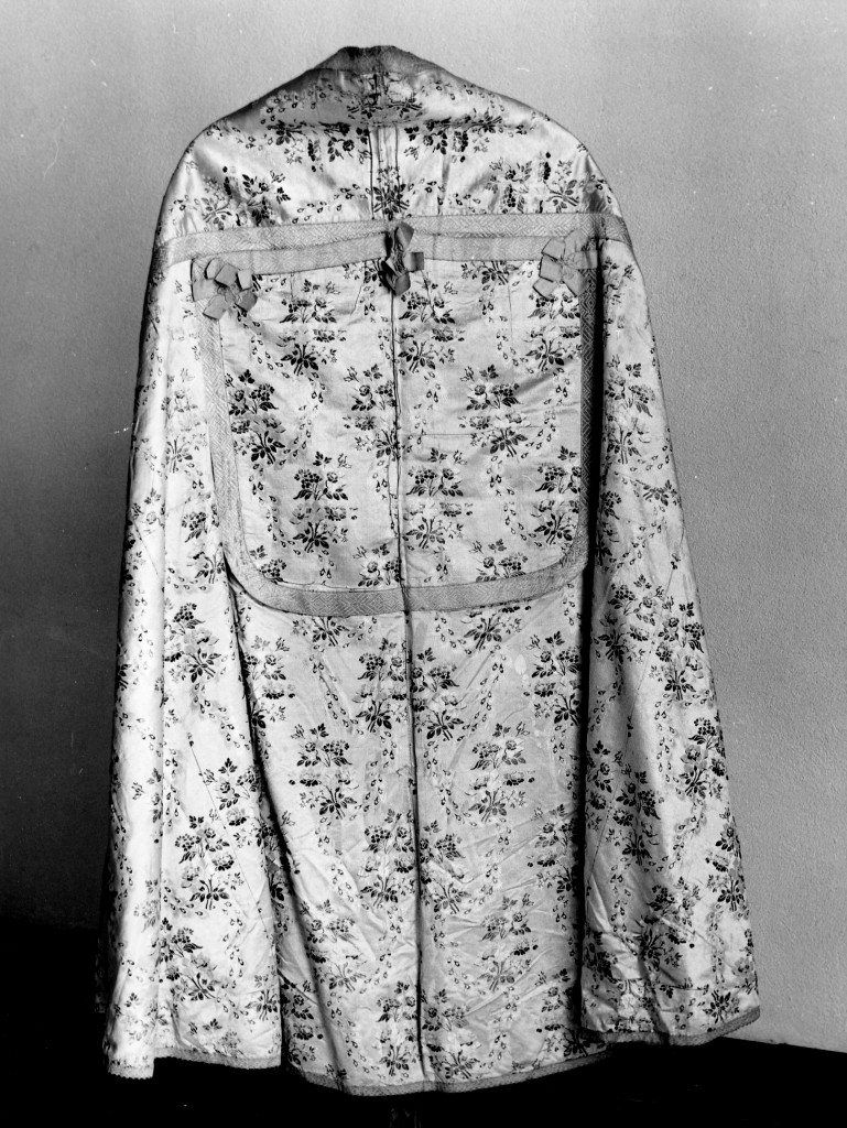 piviale - manifattura Italia meridionale (sec. XVIII)