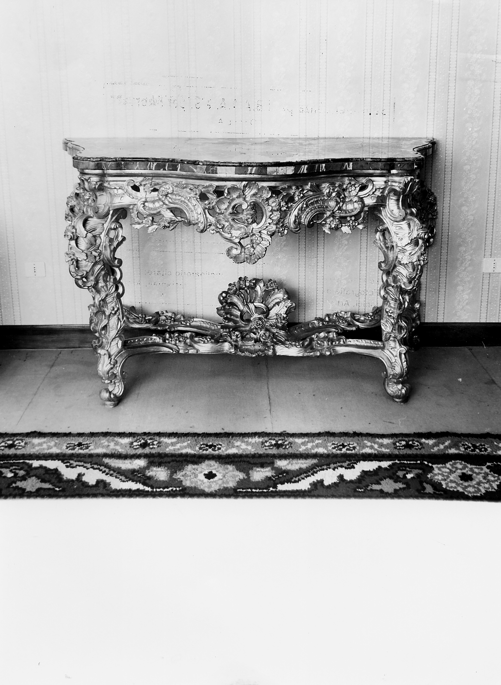 console - ambito romano (metà sec. XVIII)