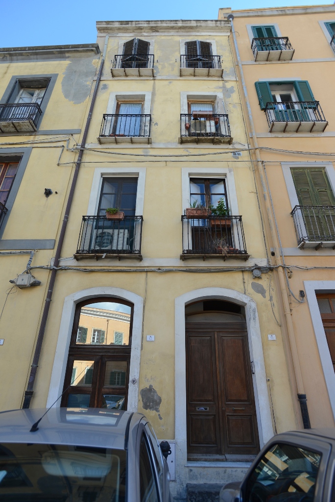 Casa via baylle 39 - 43 (palazzo)