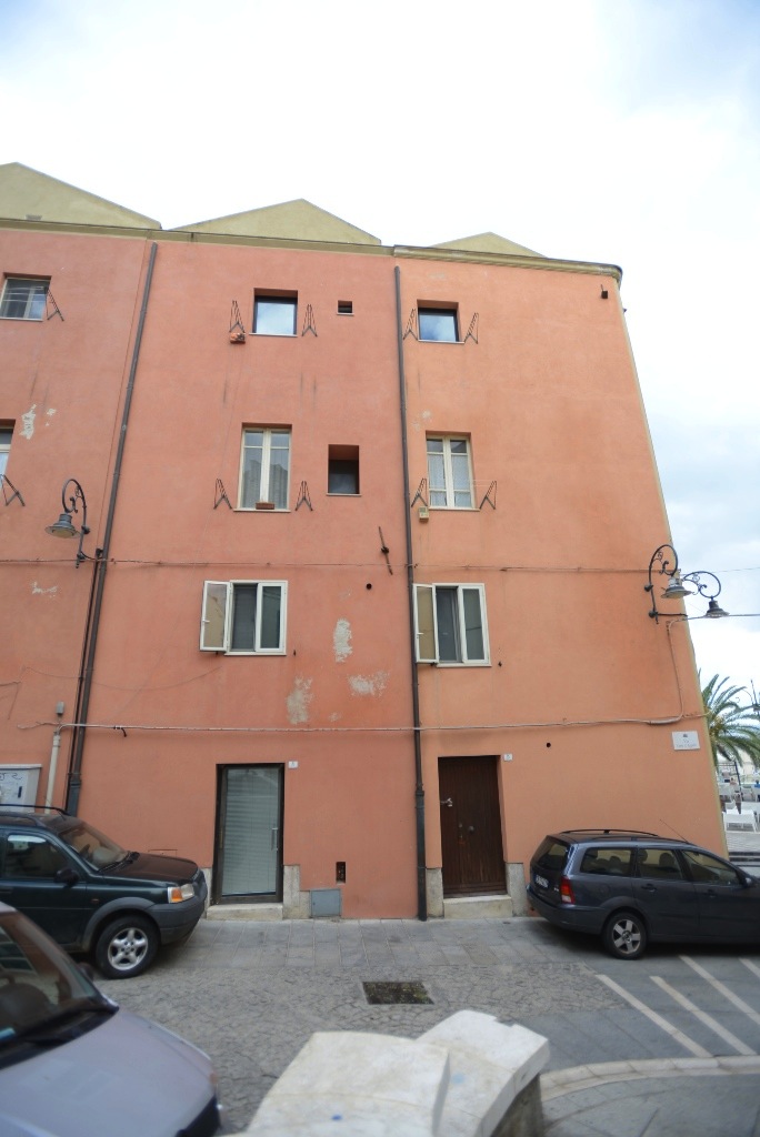 Palazzo via corte d'appello, 26/ 28 (palazzo)