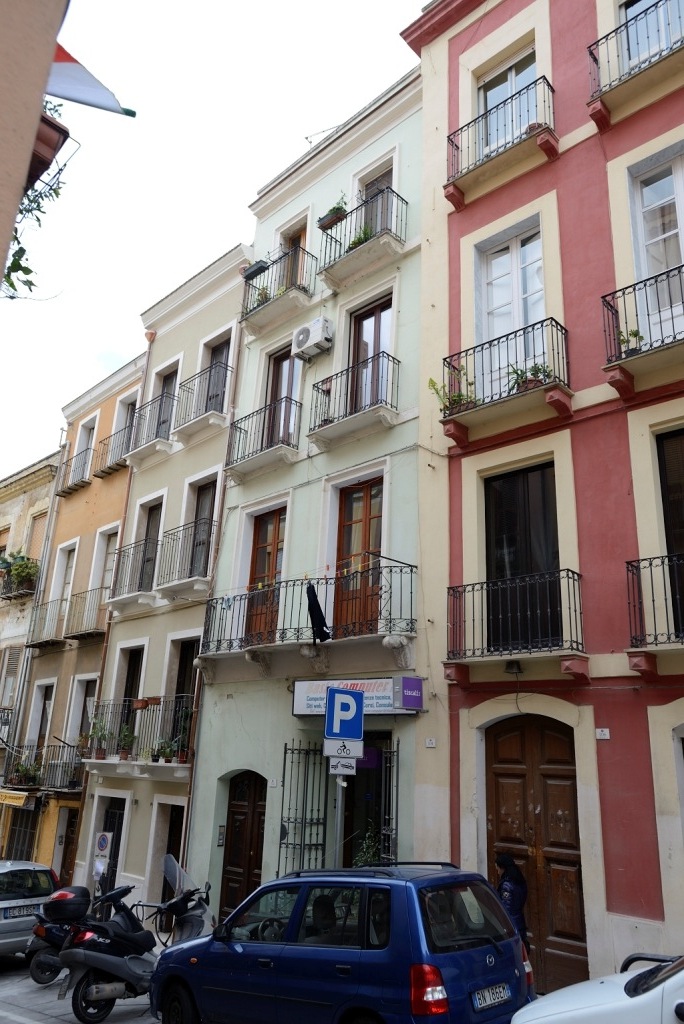Casa via azuni 102 (palazzetto)