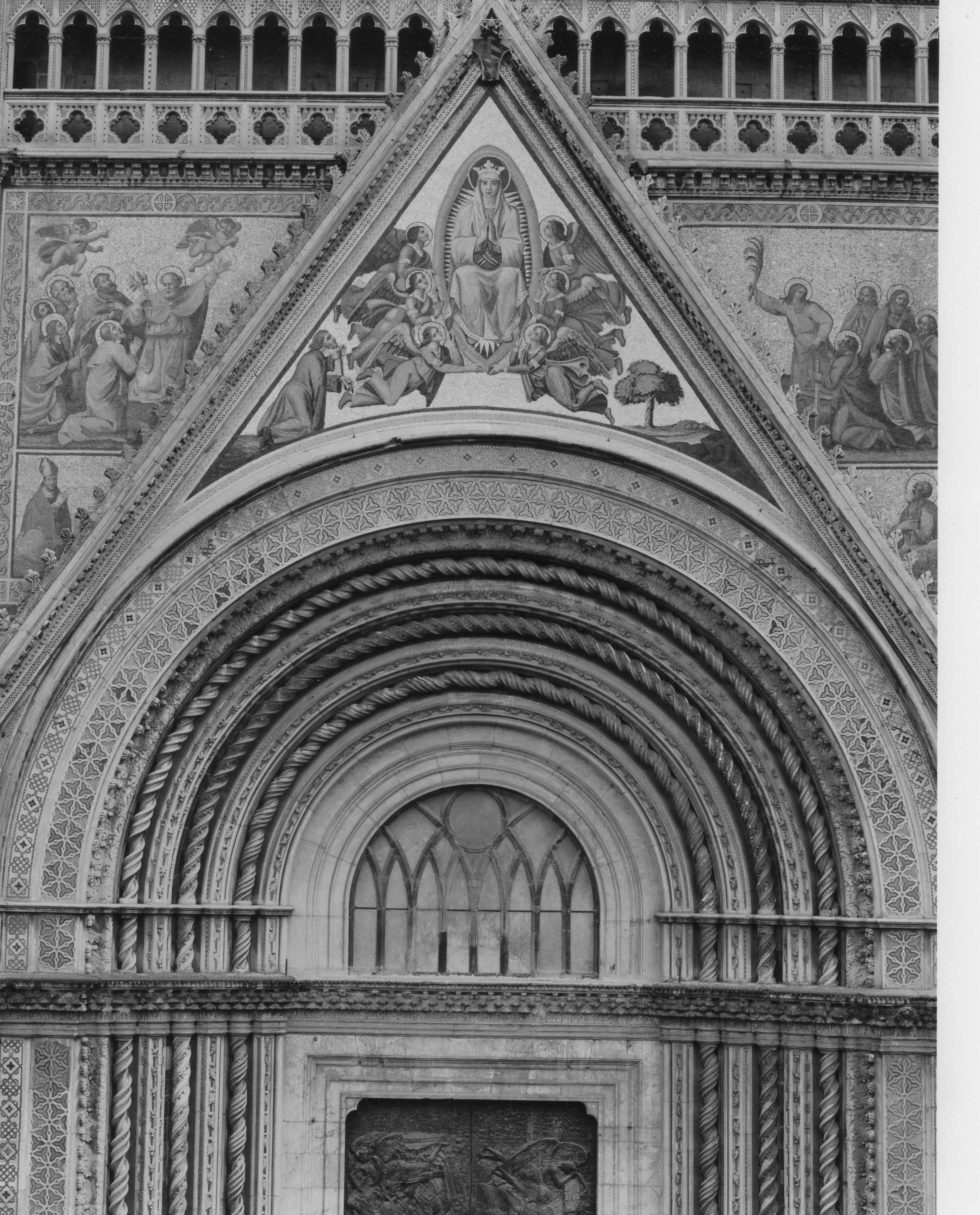 Assunzione di Maria Vergine (decorazione musiva, elemento d'insieme) di Frà Giovanni di Buccio Leonardelli (attribuito) (sec. XIV)