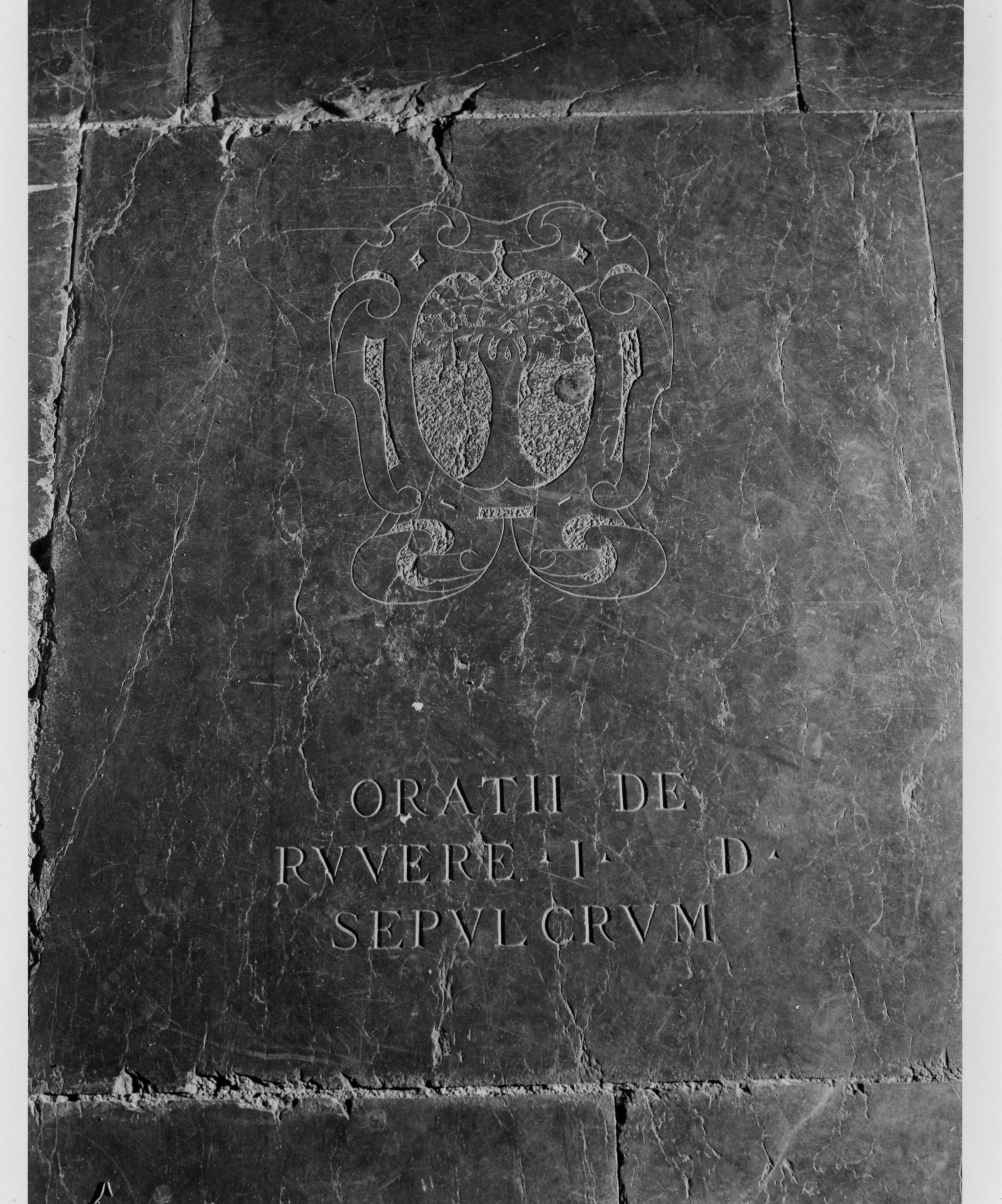 lapide tombale, opera isolata - ambito orvietano (sec. XX)