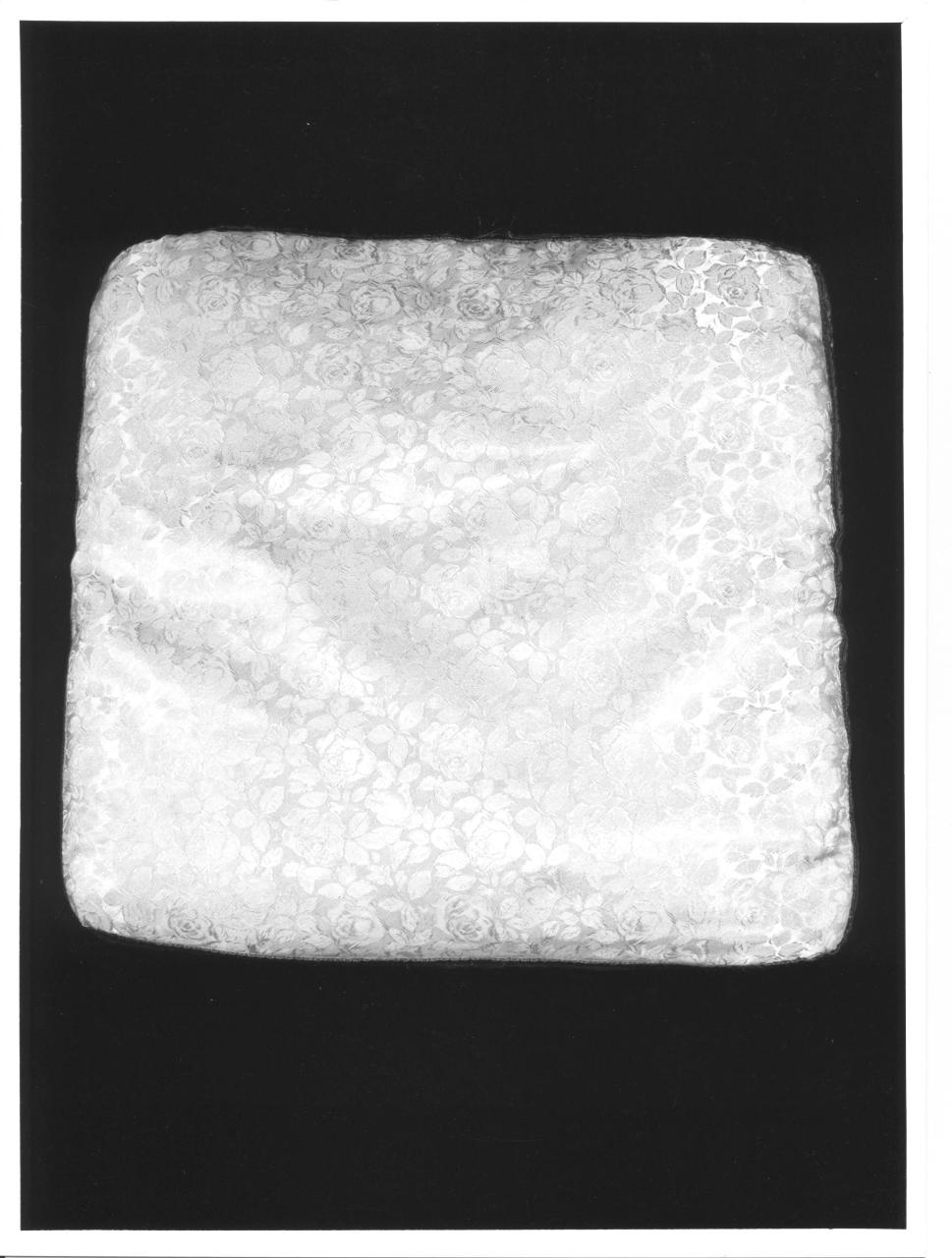 soggetto assente (cuscino, opera isolata) - manifattura italiana (sec. XIX)