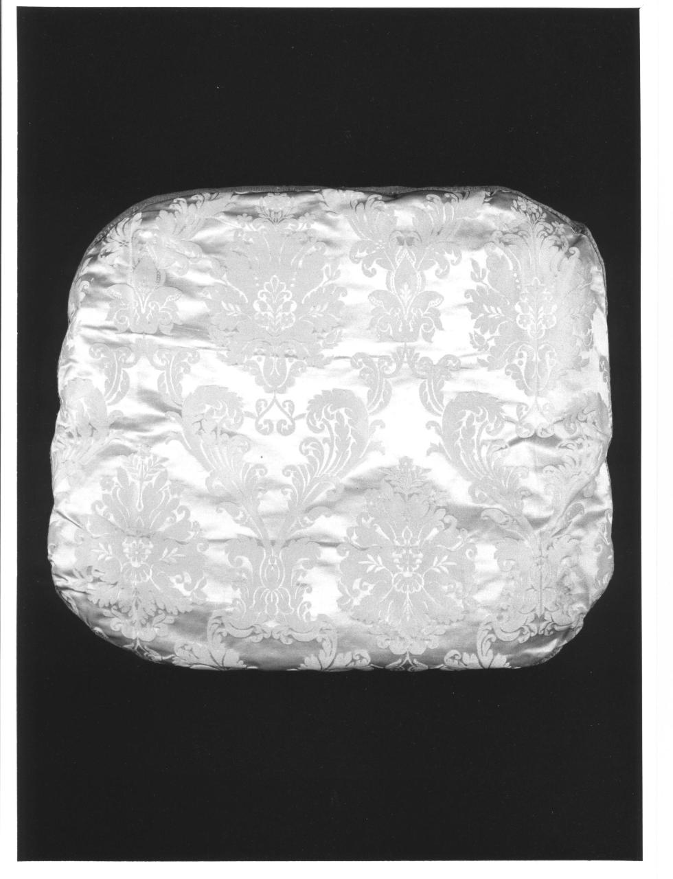 soggetto assente (cuscino, opera isolata) - manifattura italiana (inizio sec. XX)