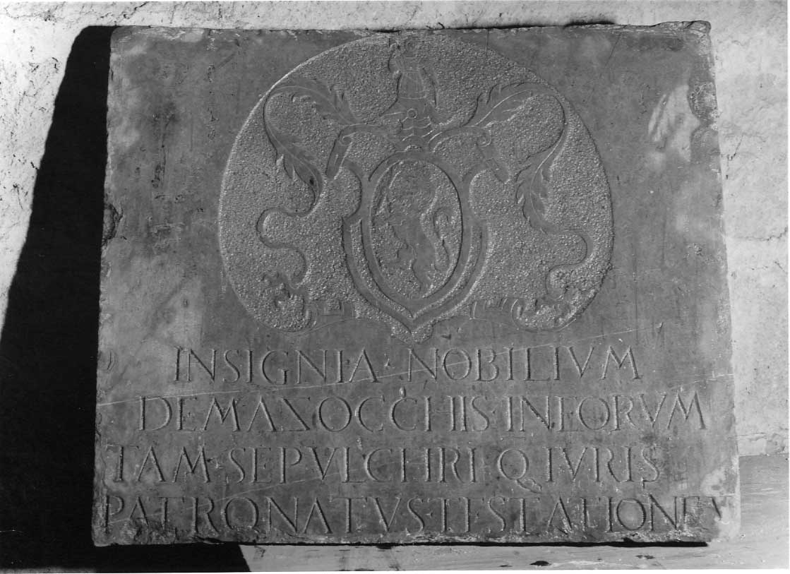 stemma gentilizio (lastra, opera isolata) - bottega Italia centrale (metà/ inizio secc. XVI/ XVIII)