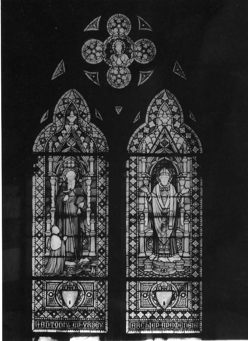 Sant' Antonio Abate, orante, stemma (vetrata, complesso decorativo) di Moretti Francesco (attribuito) (sec. XIX)