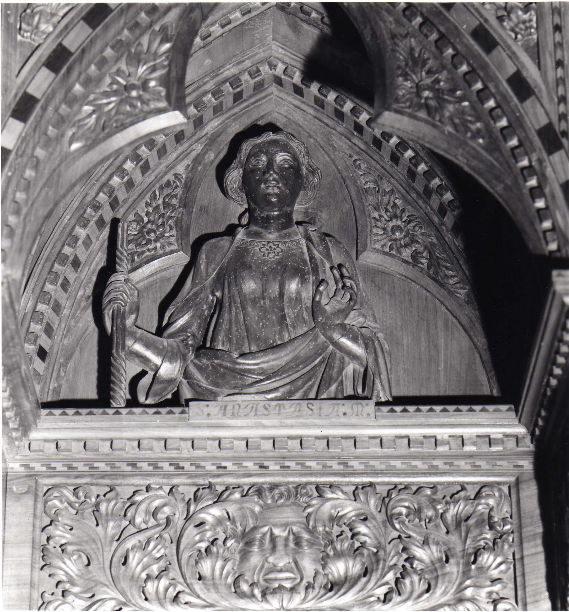 Santa Anastasia Martire (scultura - altorilievo, complesso decorativo) - ambito dell'Italia centrale (metà XIV)