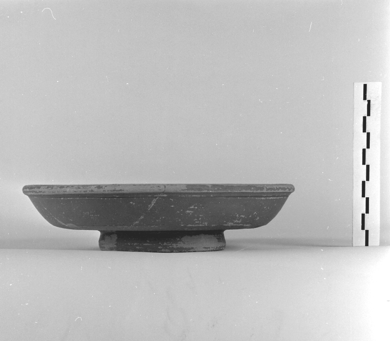 piatto, Dragendorff 37/32 (inizio/ metà sec. I d.C)