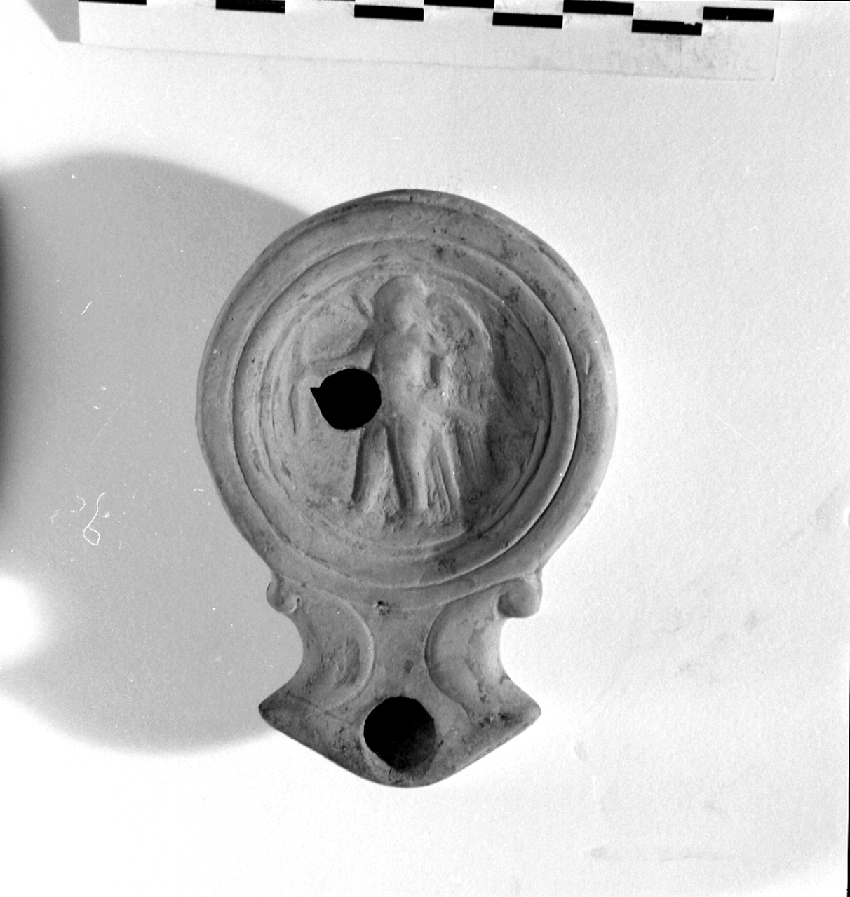 lucerna, Loeschcke I C (inizio/ metà sec. I d.C)