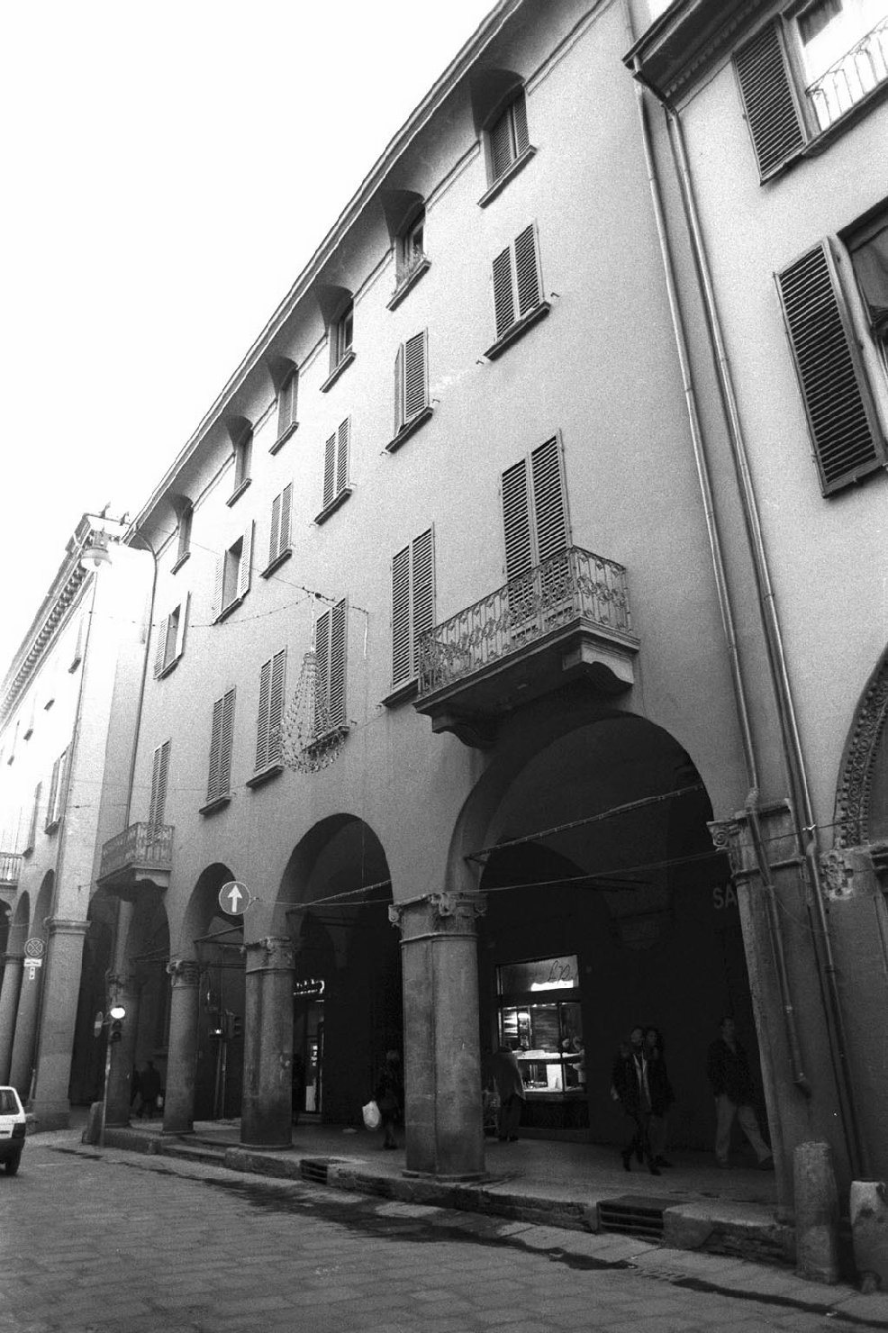 [Casa di Strada Maggiore, 35] (palazzo) - Bologna (BO)  (XVI) <br>Condizioni d'uso: <a class='link-esterno' href='https://docs.italia.it/italia/icdp/icdp-pnd-circolazione-riuso-docs/it/v1.0-giugno-2022/testo-etichetta-BCS.html' target='_bcs'>Beni Culturali Standard (BCS)</a>