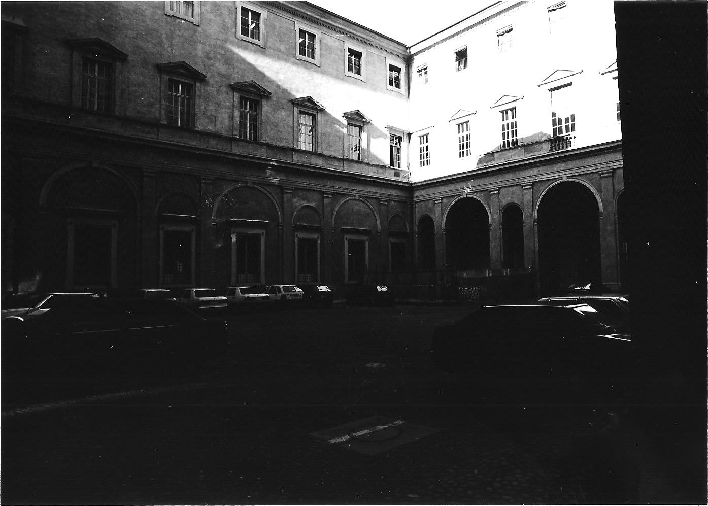 Palazzo Ruini Ranuzzi (palazzo, senatorio) - Bologna (BO)  <br>Condizioni d'uso: <a class='link-esterno' href='https://docs.italia.it/italia/icdp/icdp-pnd-circolazione-riuso-docs/it/v1.0-giugno-2022/testo-etichetta-BCS.html' target='_bcs'>Beni Culturali Standard (BCS)</a>