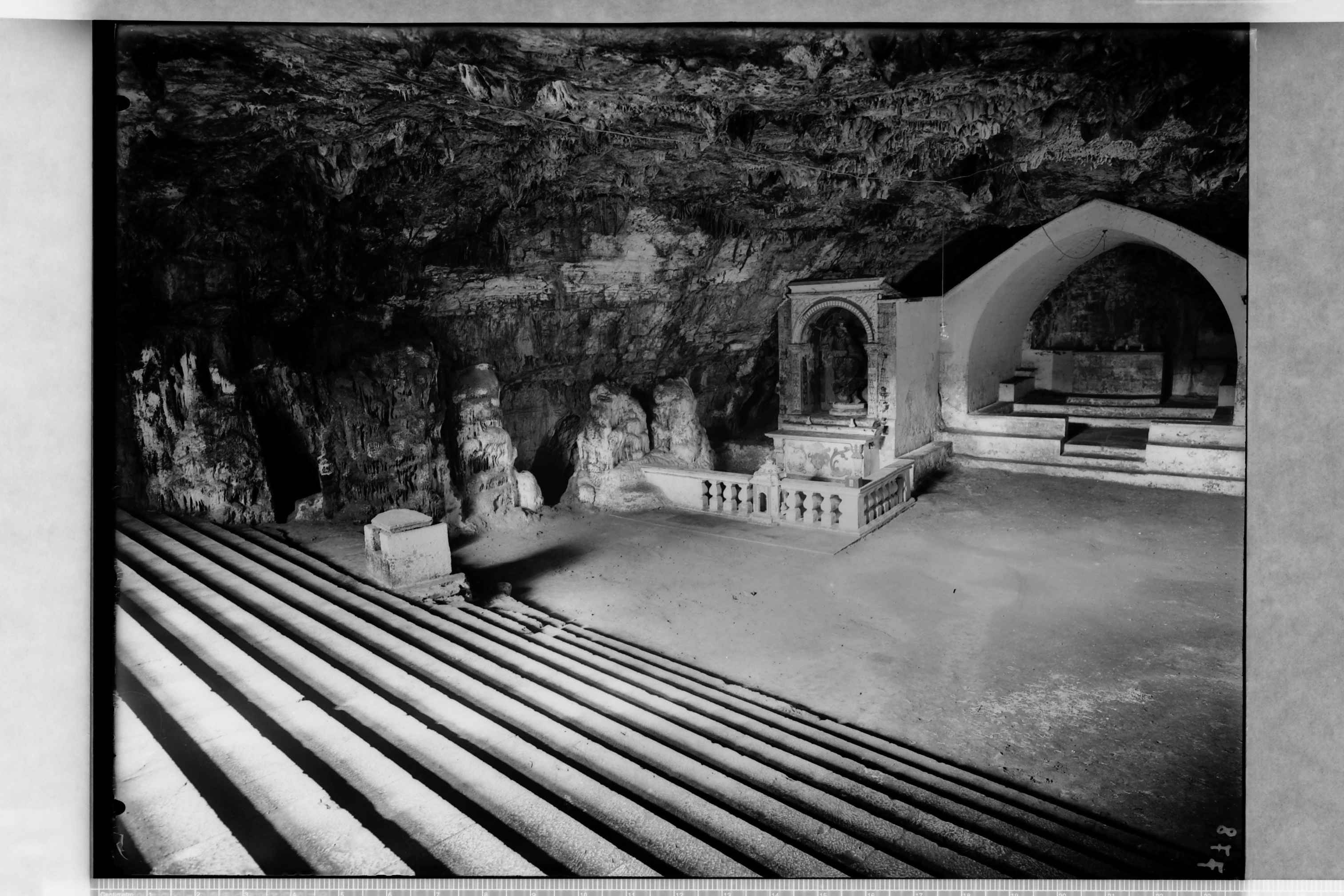 Putignano (BA) - Grotta San Michele (negativo) di Ceccato, A (secondo quarto XX)