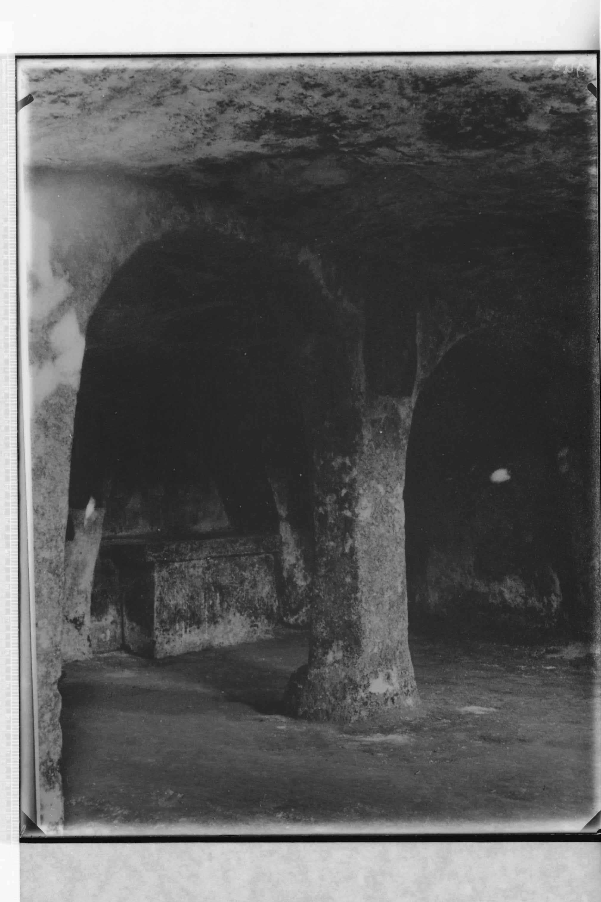 Ortelle (LE) - Cripta di San Vito (negativo) di Aninimo (secondo quarto XX)