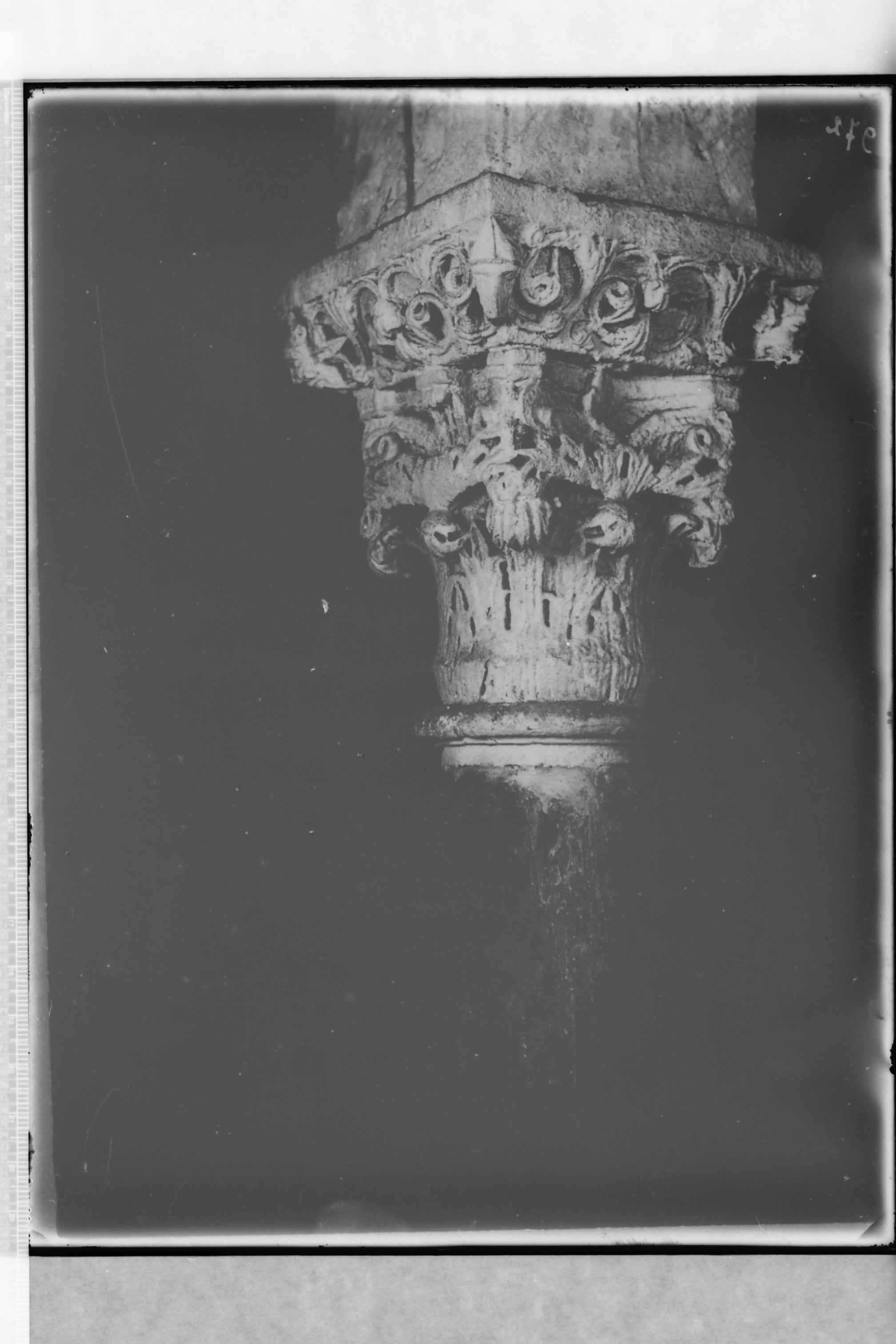 Brindisi - Cripta di Santa Lucia (negativo) di Foto De Mattia (secondo quarto XX)