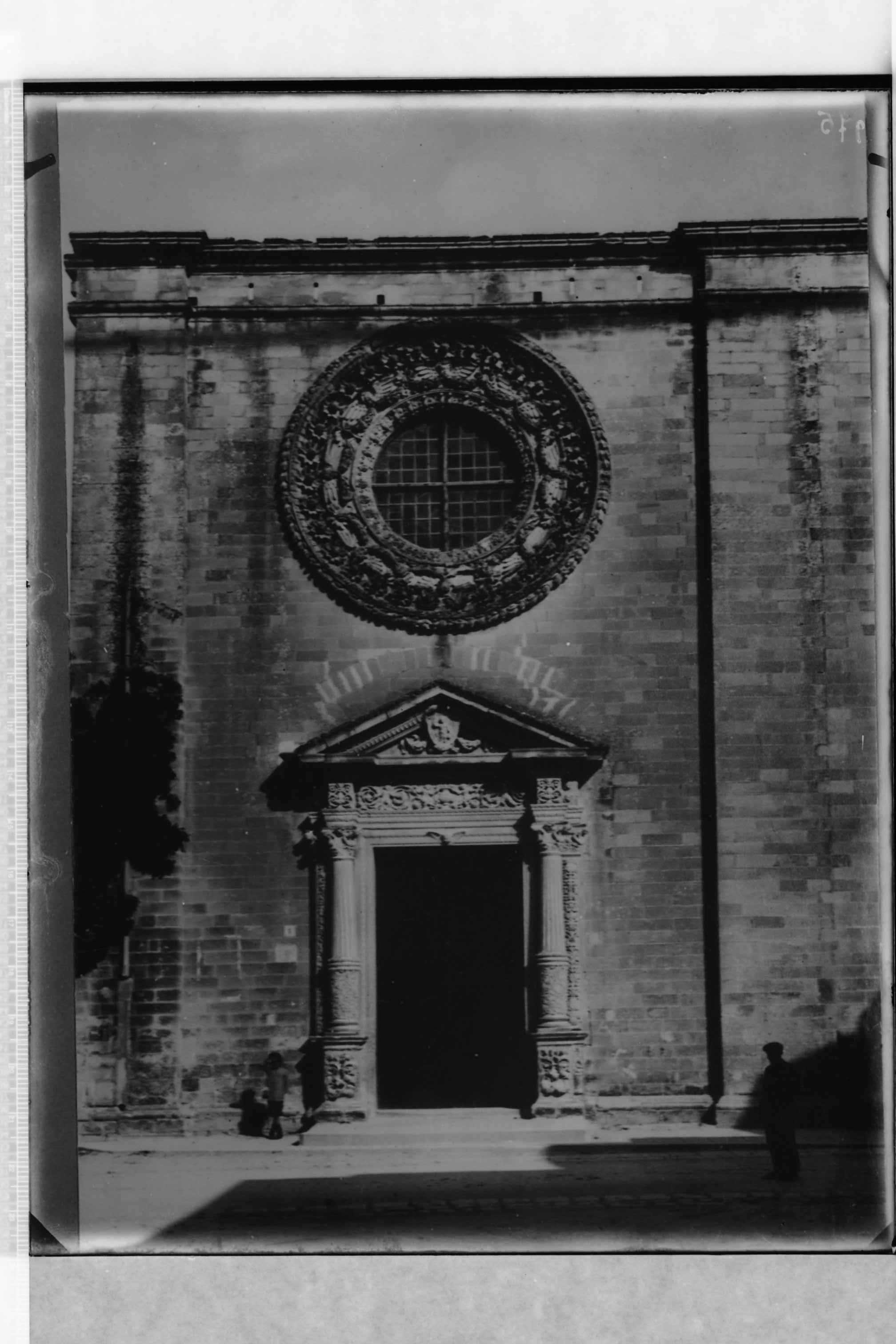 Minervino di Lecce (LE) - Chiesa Parrocchiale (negativo) di Anonimo (secondo quarto XX)