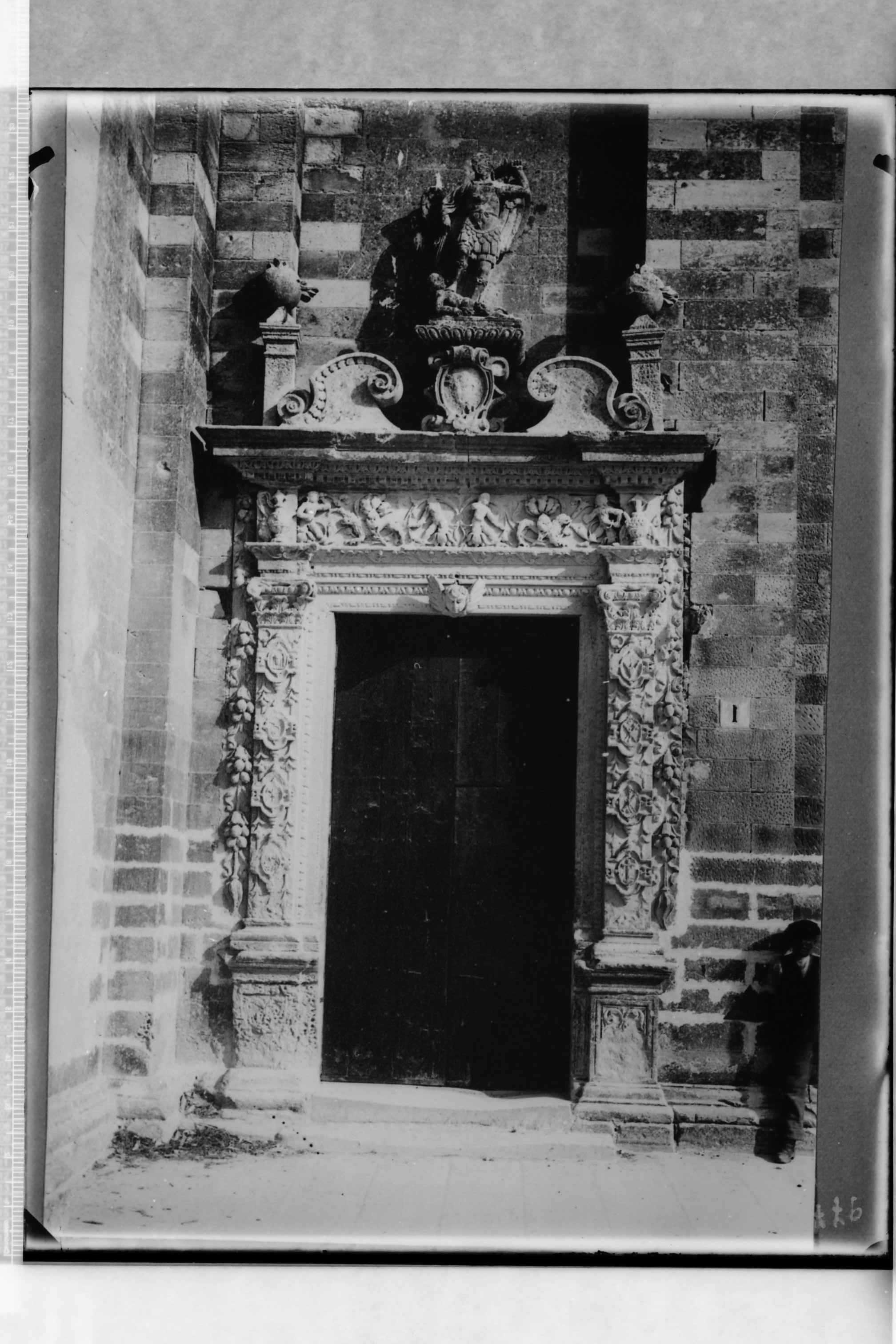 Minervino di Lecce (LE) - Chiesa Parrocchiale (negativo) di Anonimo (secondo quarto XX)