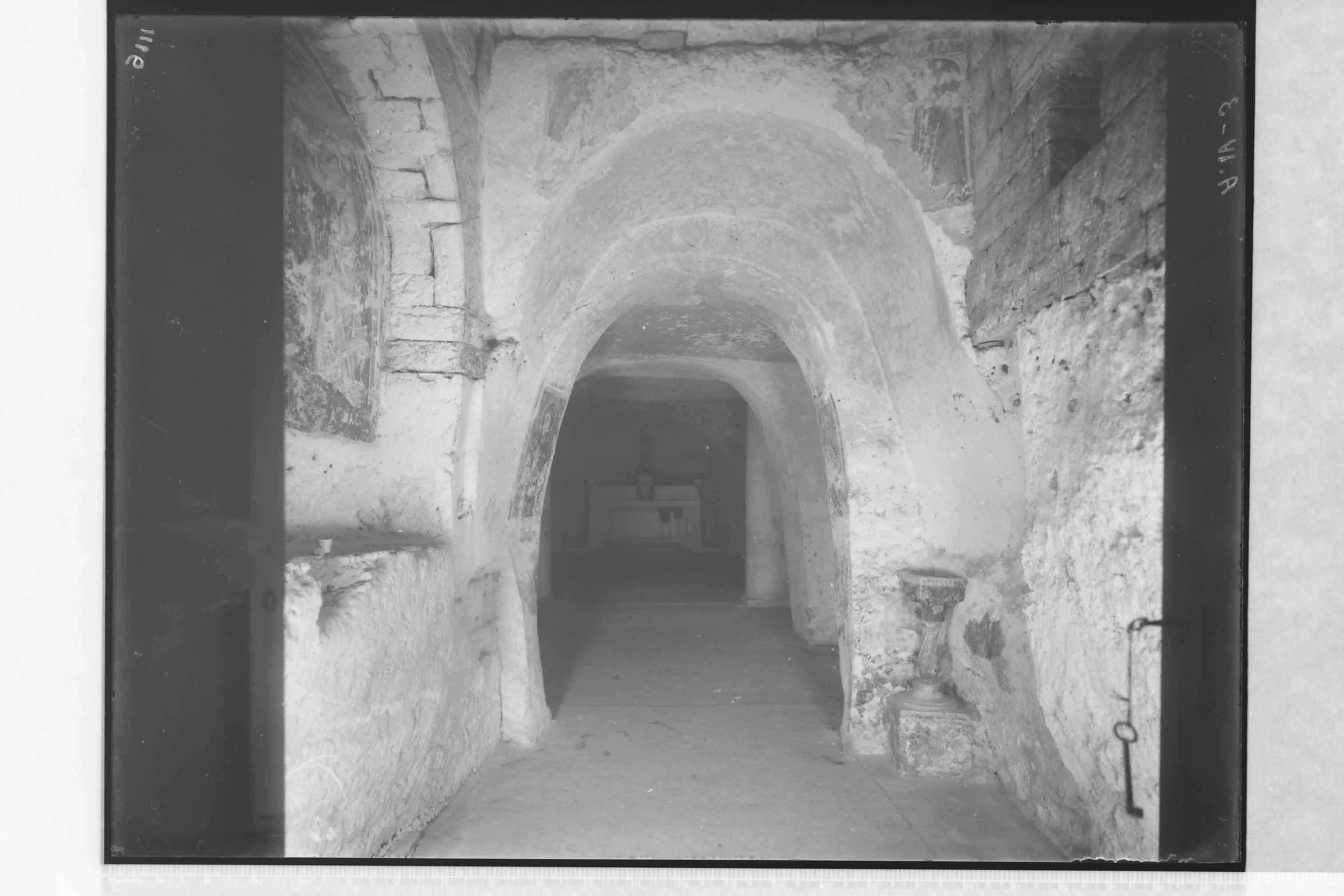 Andria (BA) - Cripta di S. Croce (negativo) di Ceccato, A (secondo quarto XX)