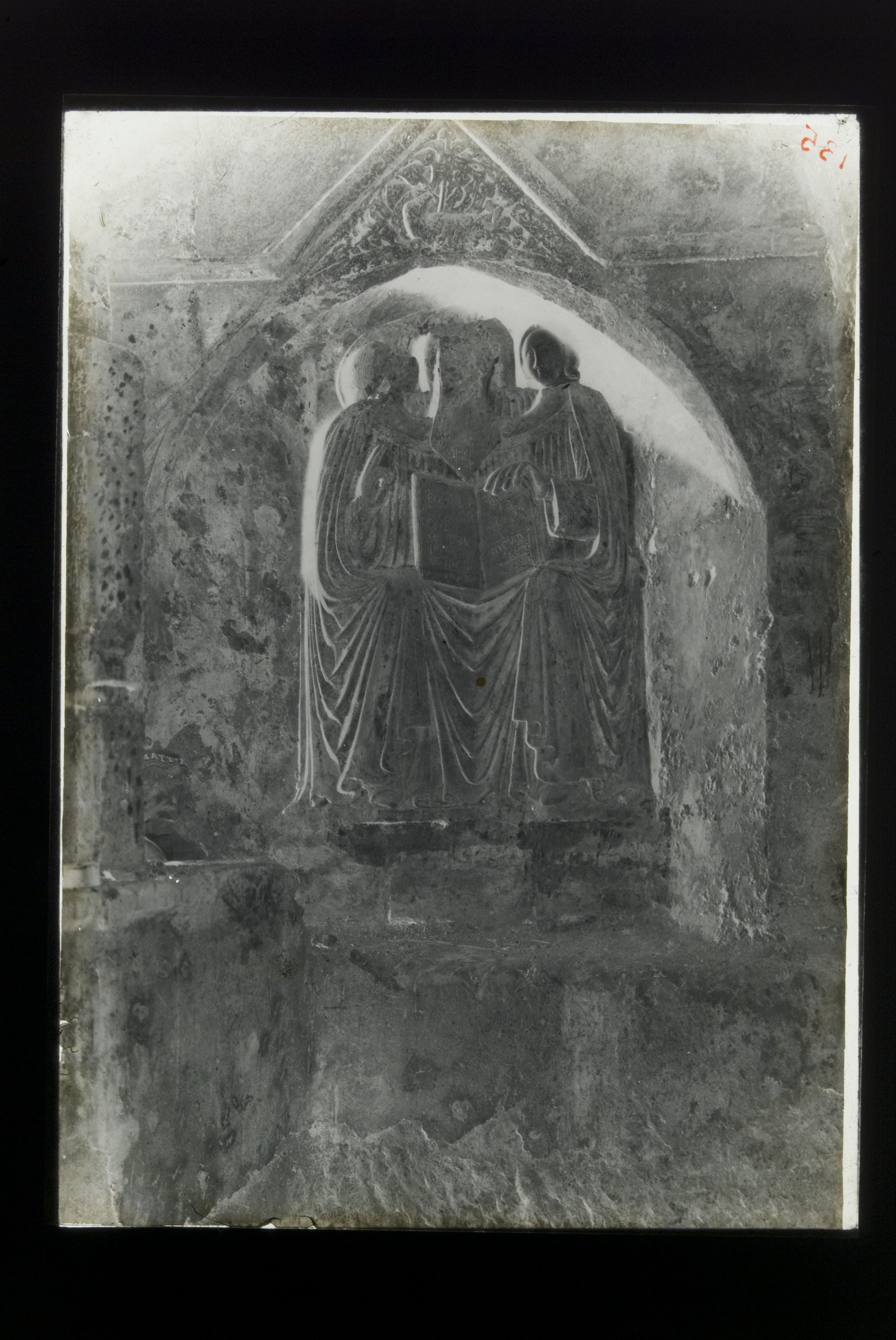 Monte S. Angelo (FG), grotta di San Michele: altorilievo in pietra raffigurante la Trinità (negativo) di Anonimo (secondo quarto XX)
