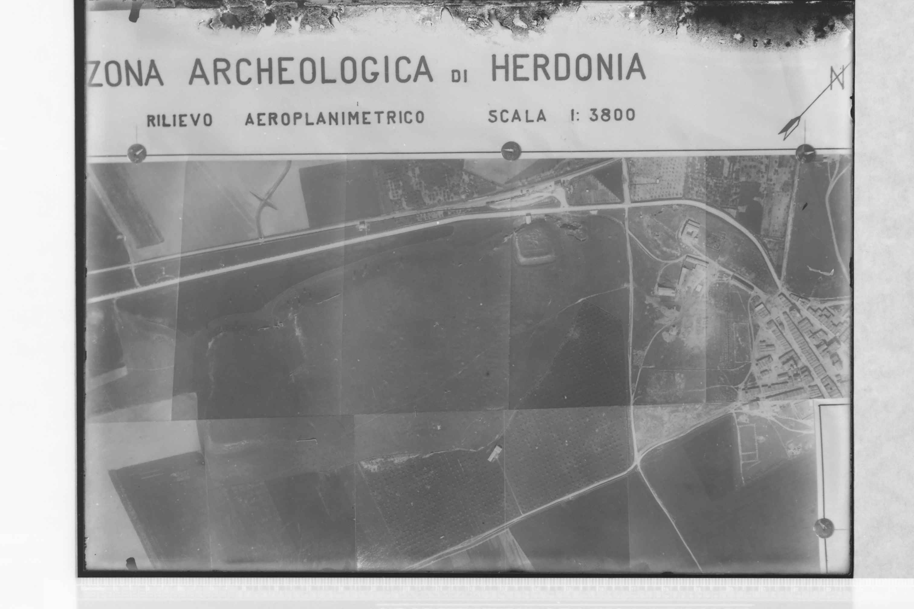 Ordona (FG) - Herdonia (zona archeologica) (negativo) di Anonimo (secondo quarto XX)