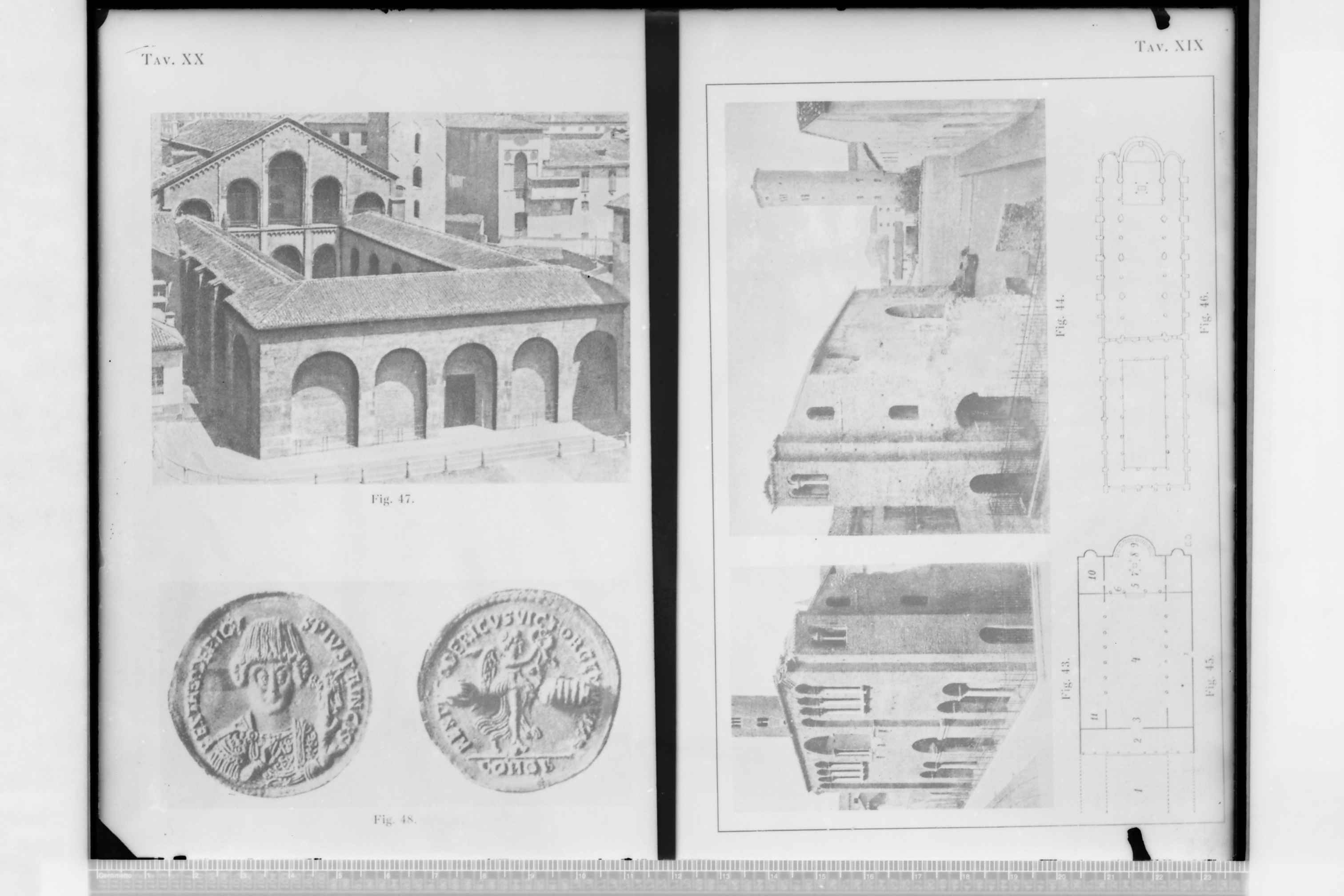 Dal libro di Ejnar DYGGVE: "Ravvenatum Palatium Sacrum: La Basilica Ipetrale per Cerimonie: Studii sull'Architettura dei Palazzi della Tarda Antichità"(?) (negativo) di Croce, Umberto (terzo quarto XX)