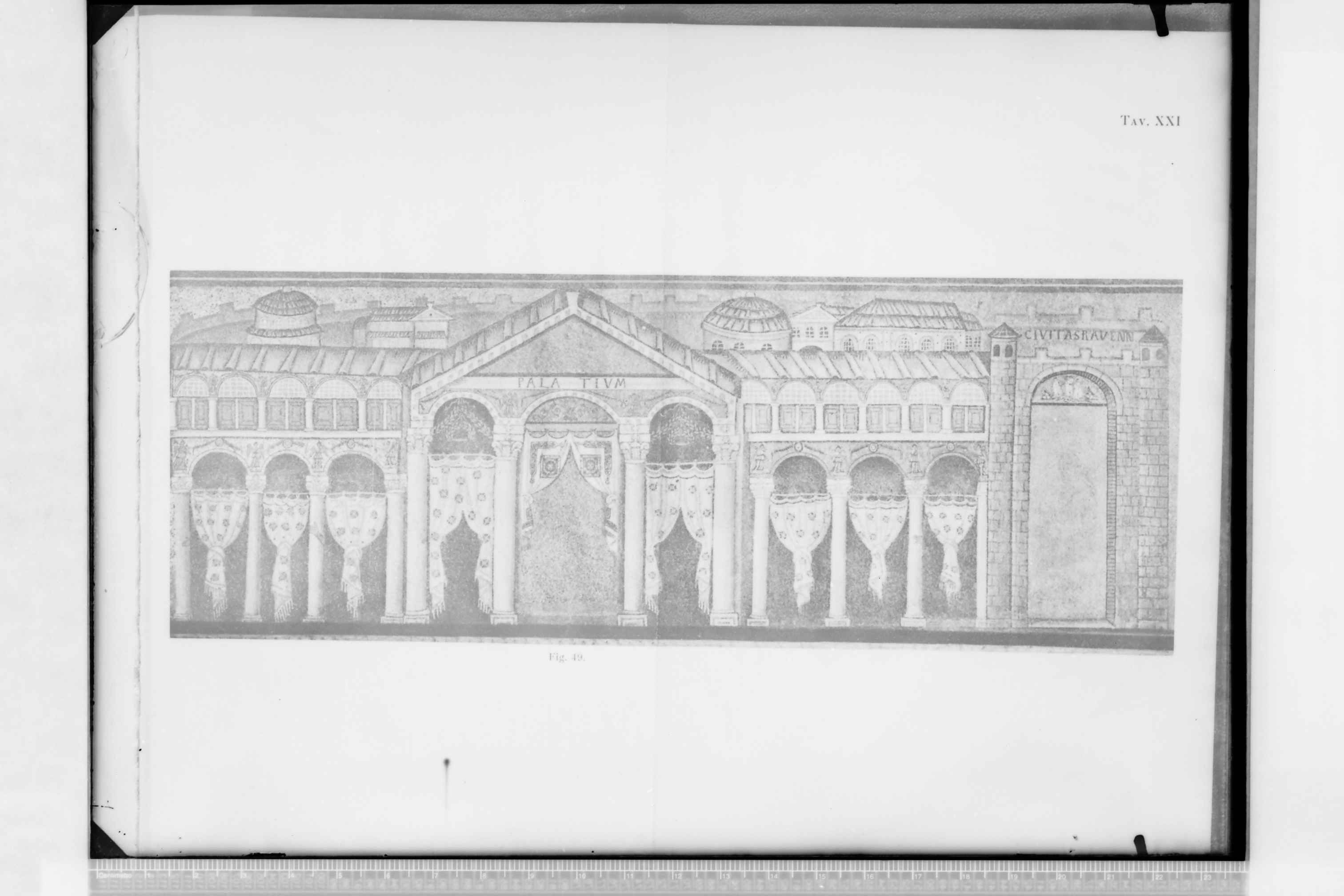 Dal libro di Ejnar DYGGVE: "Ravvenatum Palatium Sacrum: La Basilica Ipetrale per Cerimonie: Studii sull'Architettura dei Palazzi della Tarda Antichità"(?) (negativo) di Croce, Umberto (terzo quarto XX)