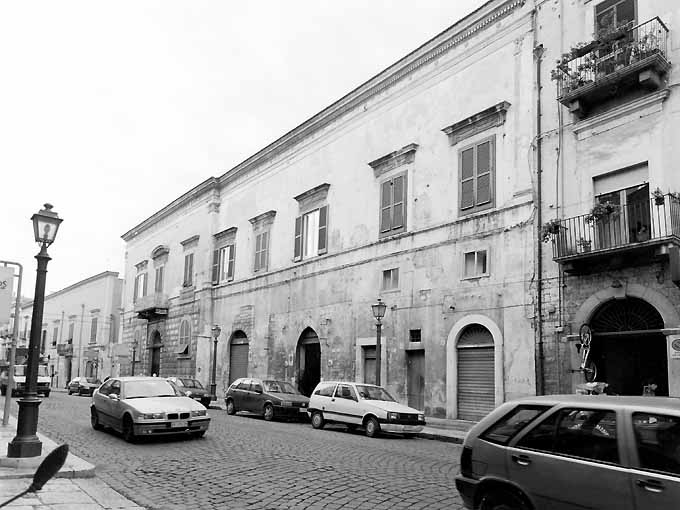 PALAZZO DE LEONE in VIA CAVOUR, 32 (palazzo, signorile) - Barletta (BT) 