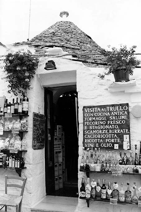 Trullo in via Monte S. Michele, 63 (trullo, privato) - Alberobello (BA) 