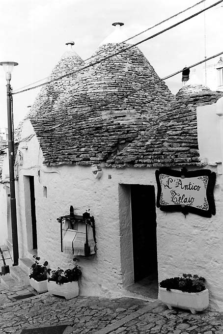 Trullo in via Monte S. Michele, 14 (trullo, privato) - Alberobello (BA) 