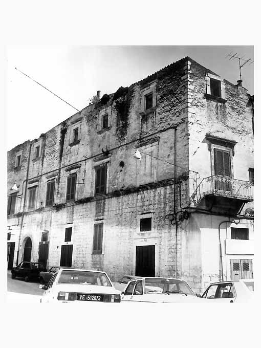 PALAZZO LORUSSO in LARGO S. COSMA, 7 (palazzo) - CONVERSANO (BA) 