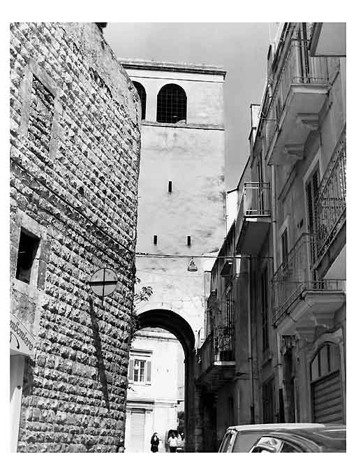 PORTA URBICA detta "LA TARANTINA" o "DEL LAURO" (porta) - CONVERSANO (BA) 