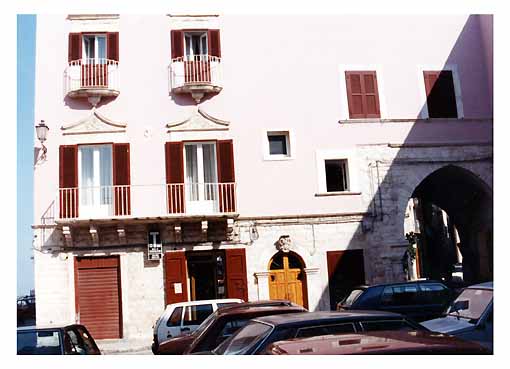 PALAZZO DE UVA (palazzo) - Giovinazzo (BA) 