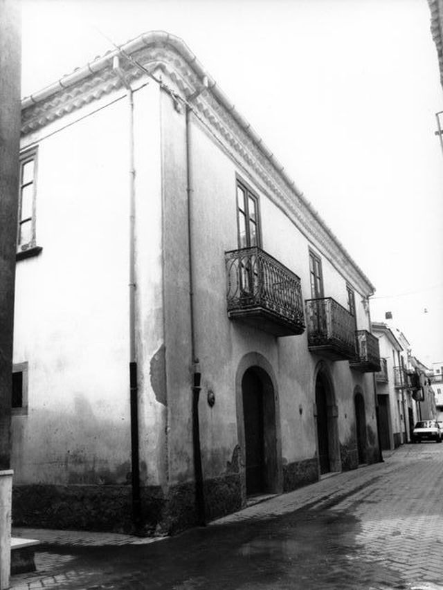 Palazzo Pilla (palazzo, gentilizio) - Santa Croce di Magliano (CB) 