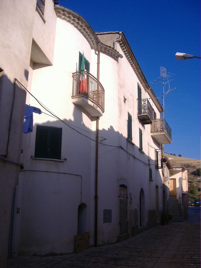 Casa Di Sette (casa, bifamiliare, con torre di cinta) - Campochiaro (CB) 