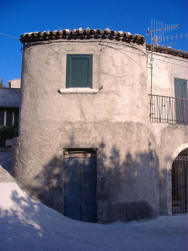 casa, con torre di cinta, plurifamiliare - Campochiaro (CB) 