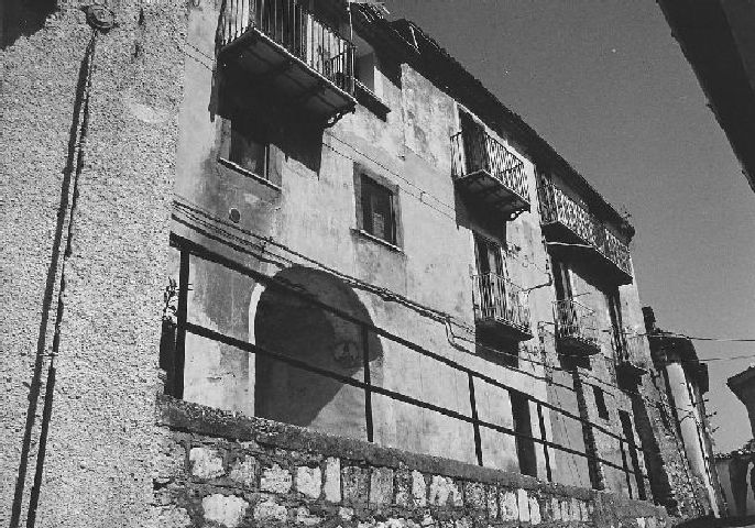 Palazzo Di Giampietro-Spina (palazzo, residenziale) - San Polo Matese (CB) 