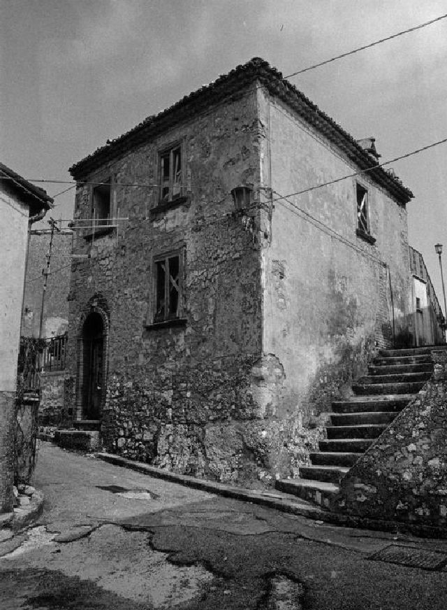 Casa De Camillis-Di Domenico (casa, a blocco, monofamiliare) - Bojano (CB) 