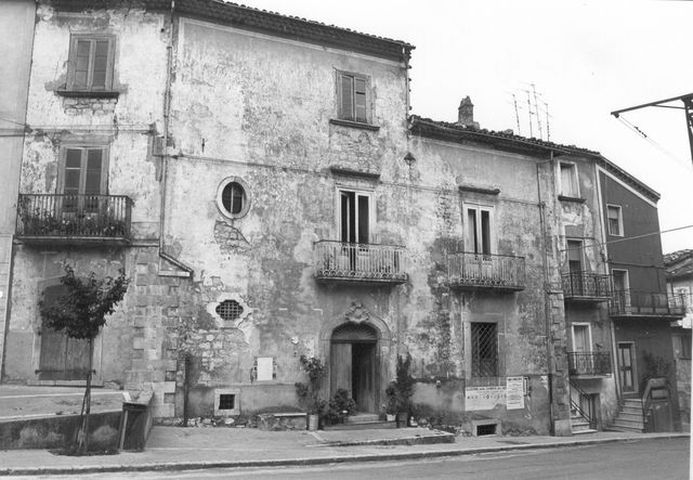 palazzo, plurifamiliare - Jelsi (CB) 