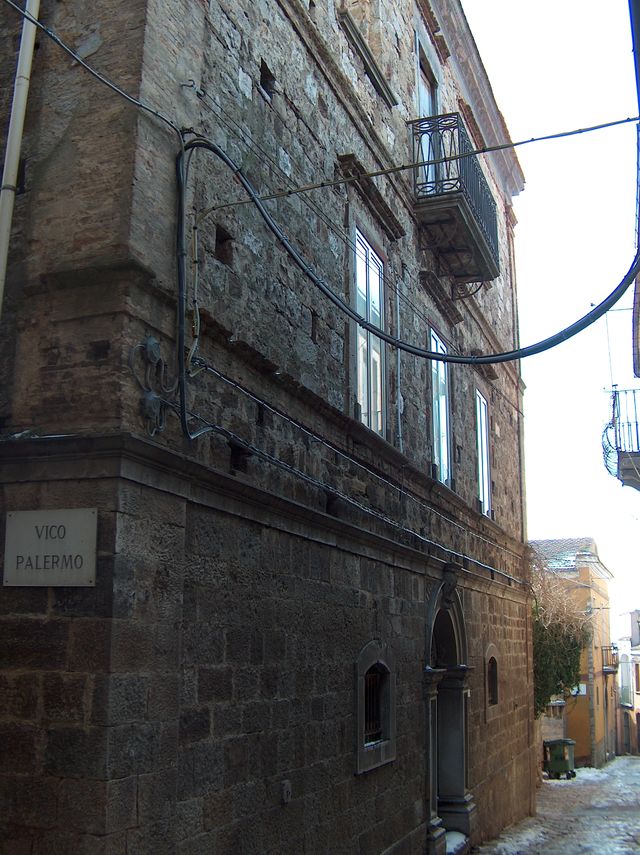 Palazzo Coscia-Porrazzi (palazzo, gentilizio, bifamiliare) - Macchia Valfortore (CB) 