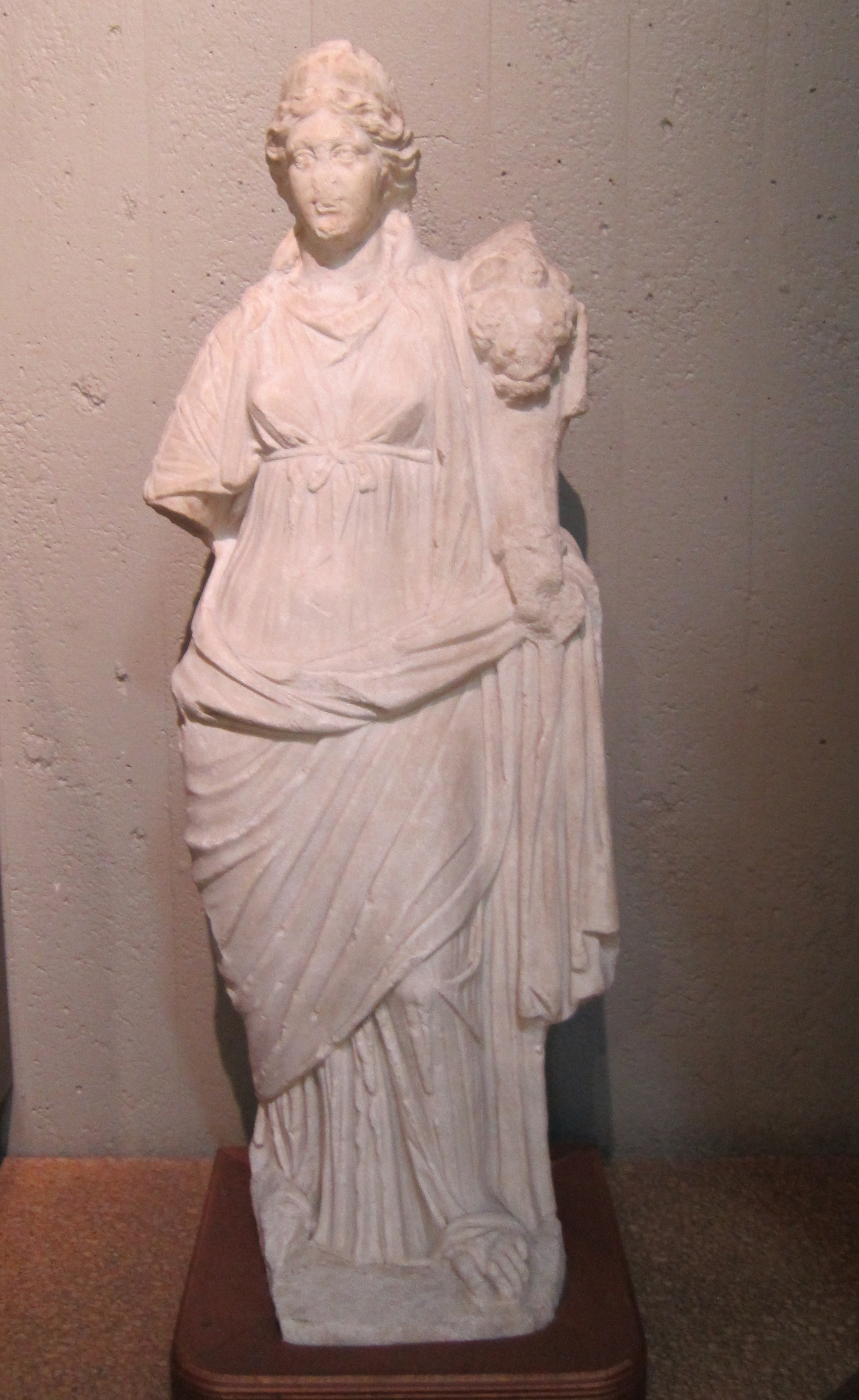 Statuetta. statuetta ideale. fortuna tyche