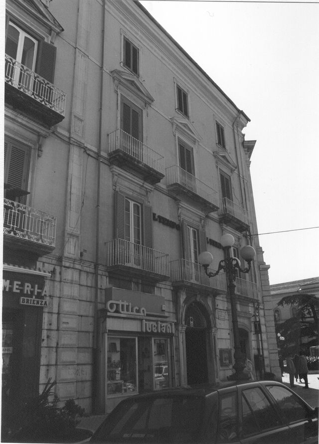 palazzo, residenziale - Campobasso (CB) 