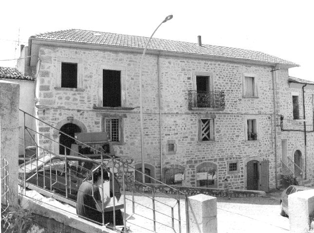 Palazzo Ciummo-Petrocelli (palazzo, privato) - Acquaviva D'Isernia (IS) 