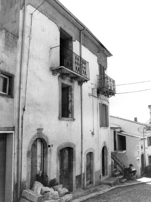 Palazzo Petrocelli (palazzo, privato) - Acquaviva D'Isernia (IS) 