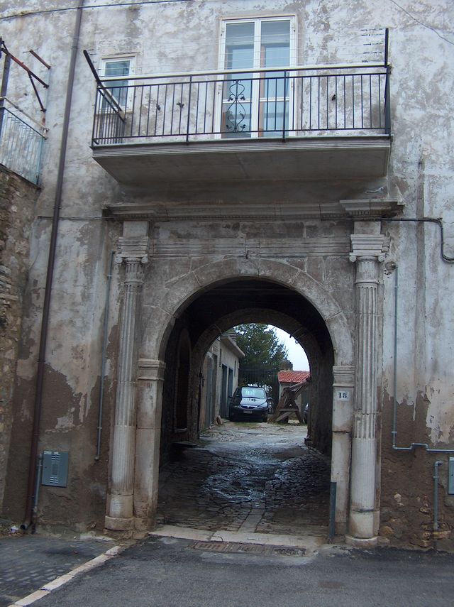 Palazzo de Capua (palazzo, ducale) - Campolieto (CB) 