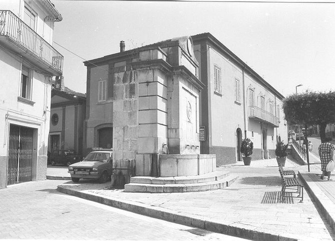 Palazzo De Nigris (palazzo, borghese) - San Giuliano del Sannio (CB)  <br>Condizioni d'uso: <a class='link-esterno' href='https://docs.italia.it/italia/icdp/icdp-pnd-circolazione-riuso-docs/it/v1.0-giugno-2022/testo-etichetta-BCS.html' target='_bcs'>Beni Culturali Standard (BCS)</a>