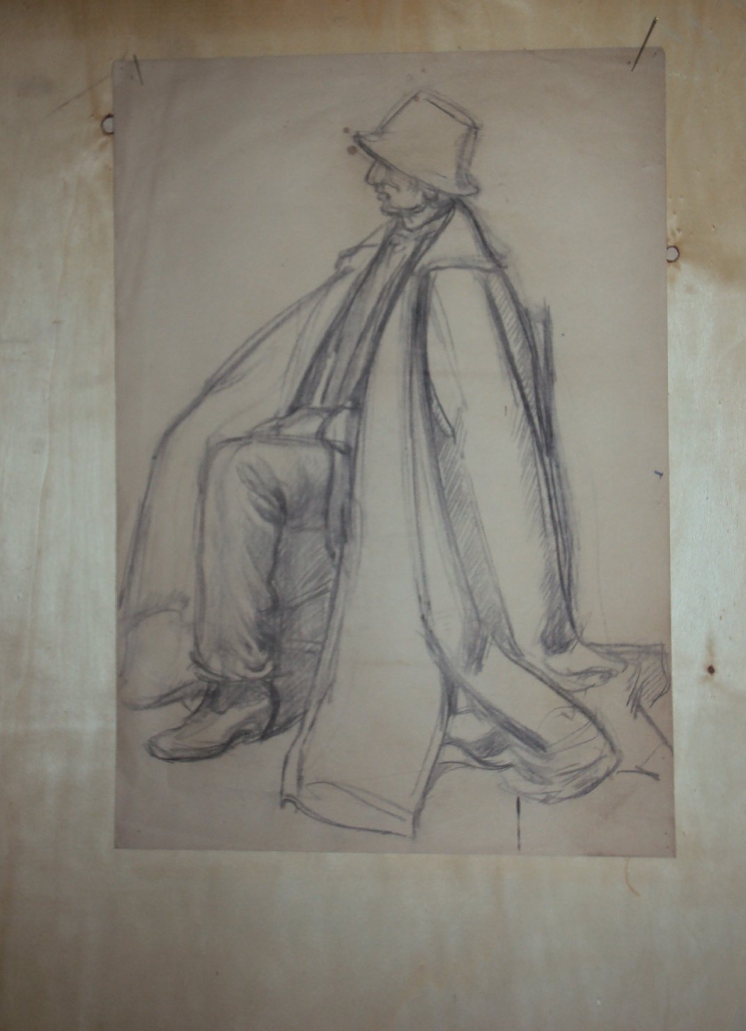 Contadino seduto con cappello, figura maschile seduta (disegno) di Ciamarra Elena (sec. XX)
