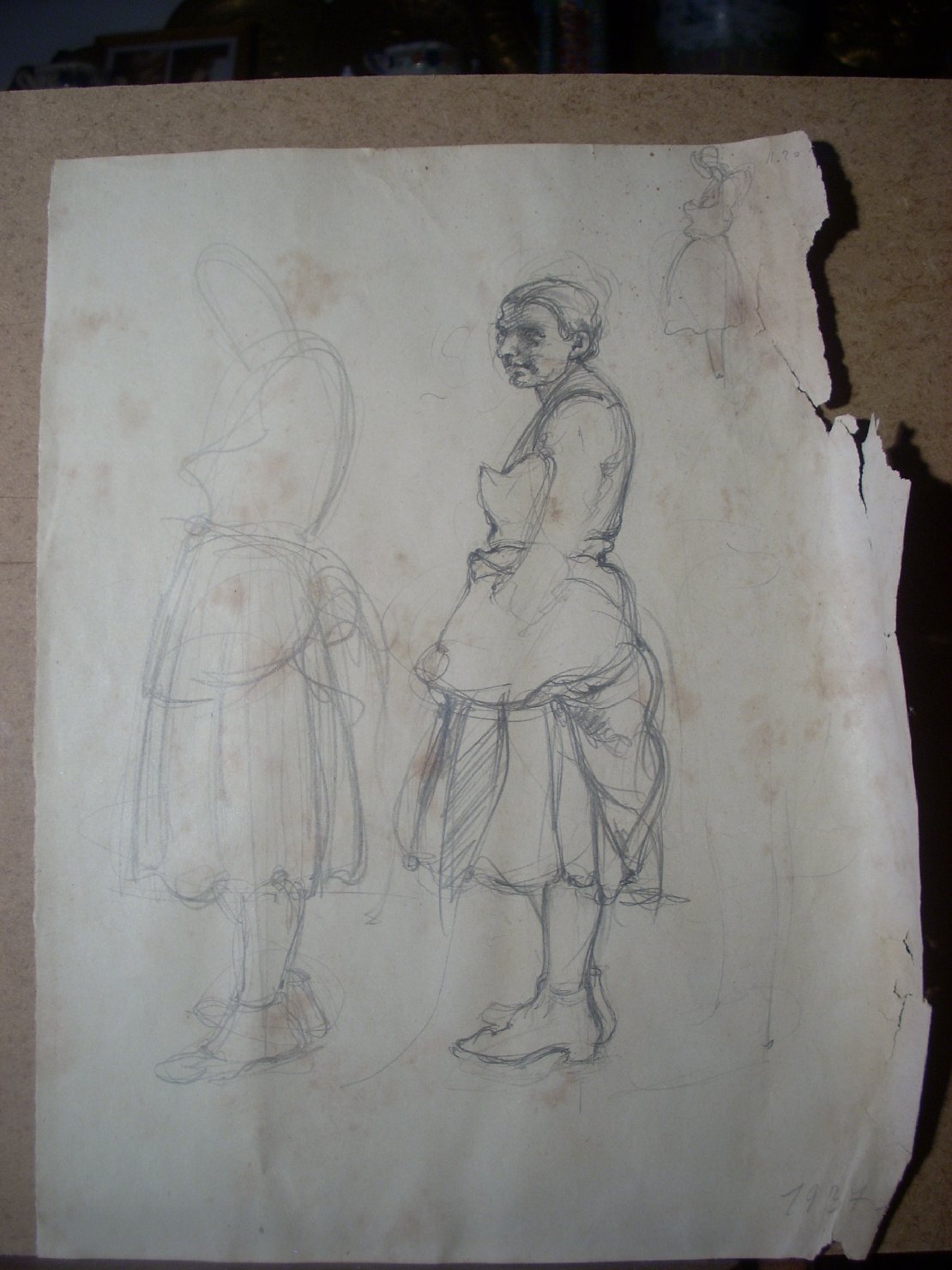 Schizzi vari di Assunta 180, figura femminile (disegno) di Ciamarra Elena (sec. XX)