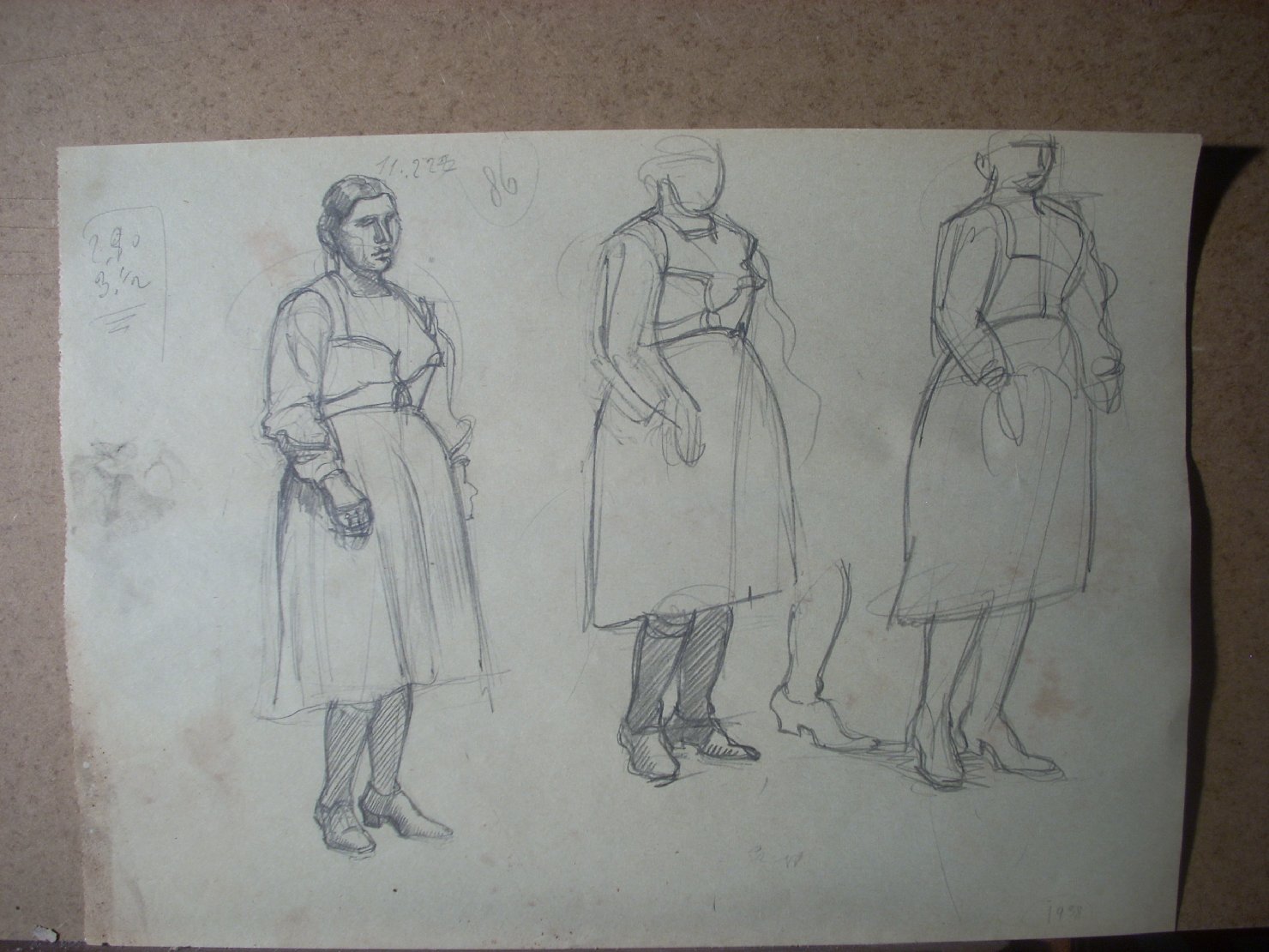 Schizzi vari di Assunta 143, figura femminile (disegno) di Ciamarra Elena (sec. XX)