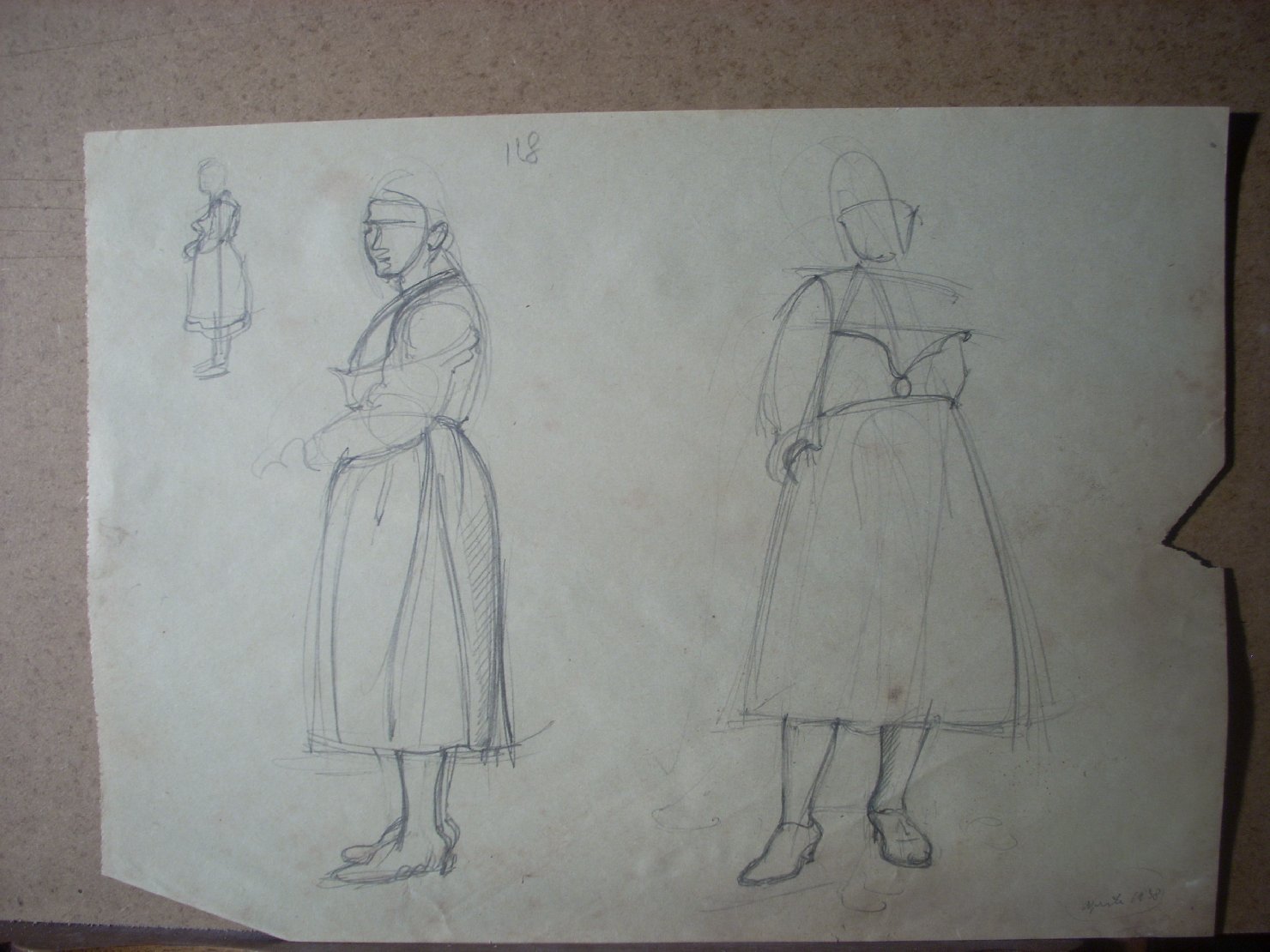 Schizzi vari di Assunta 163, figura femminile (disegno) di Ciamarra Elena (sec. XX)