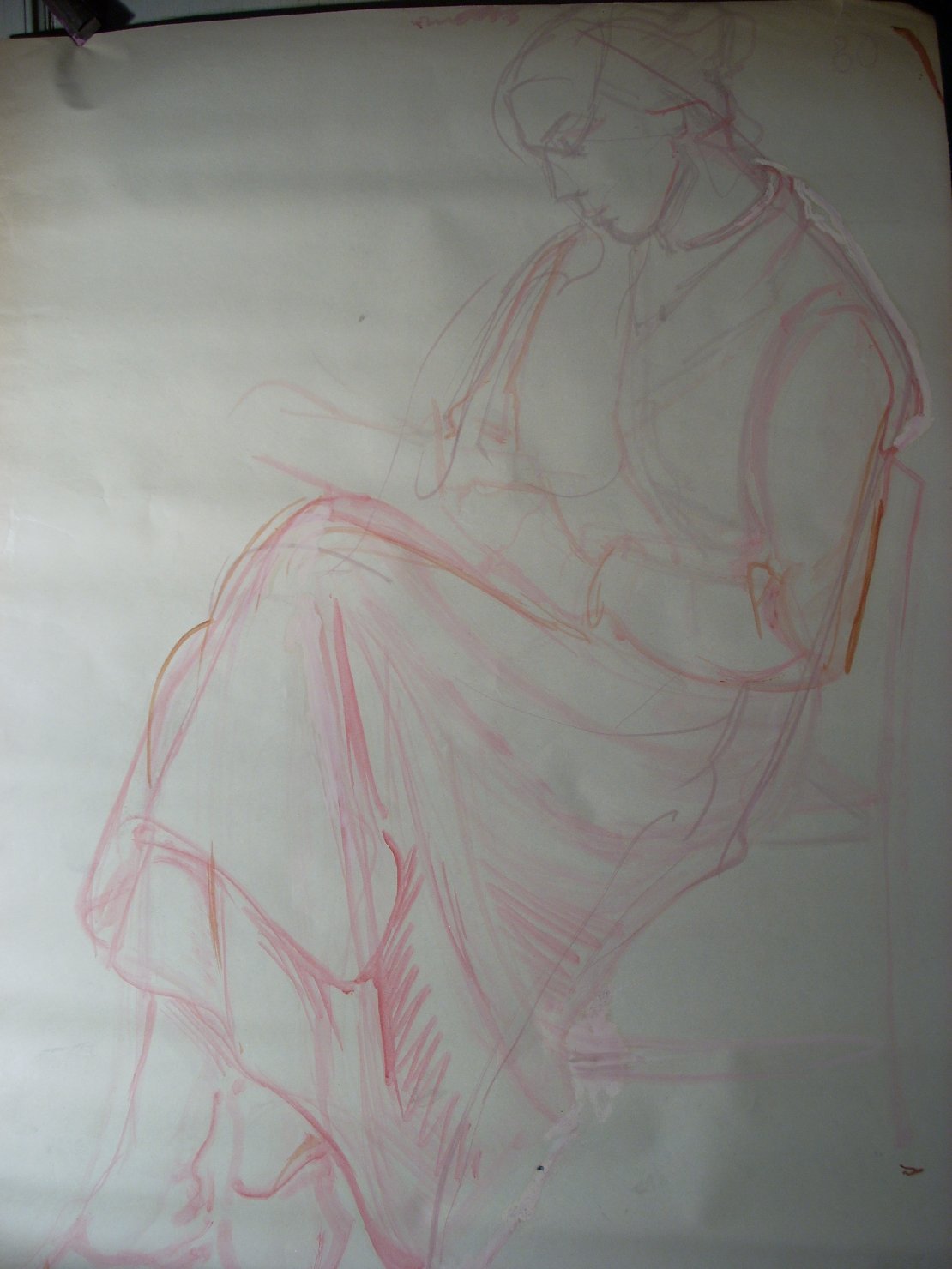 Schizzo in rosa 10, figura femminile seduta (disegno) di Ciamarra Elena (sec. XX)